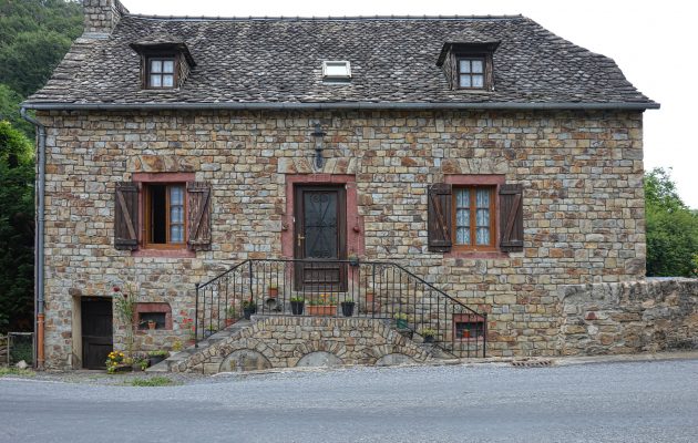 Websites for Buying Real Estate in the South of France